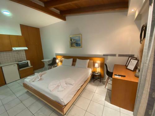 Le Chris Central Apartments