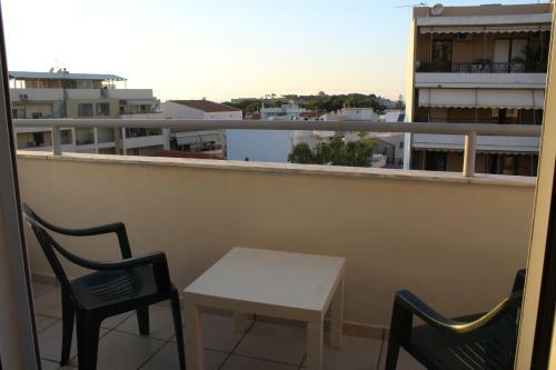 Le Chris Central Apartments