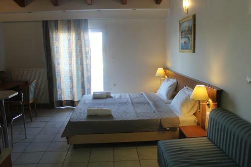 Le Chris Central Apartments