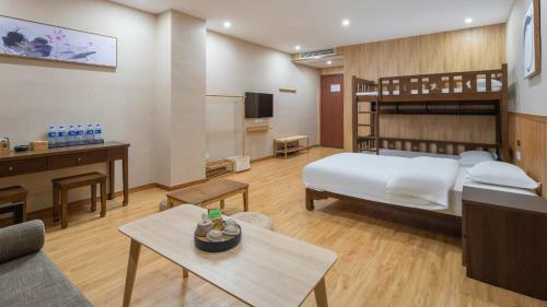 Floral Hotel Wuxi Chanfeng Xiaozhu Lingshan Town