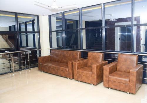 Hotel Tgs Dine Inn