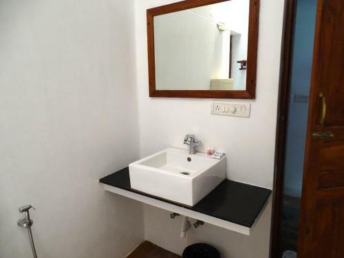 Hotel Nalla Eco Beach Resort
