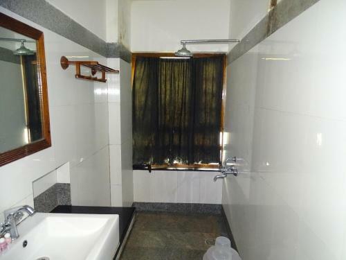 Hotel Nalla Eco Beach Resort