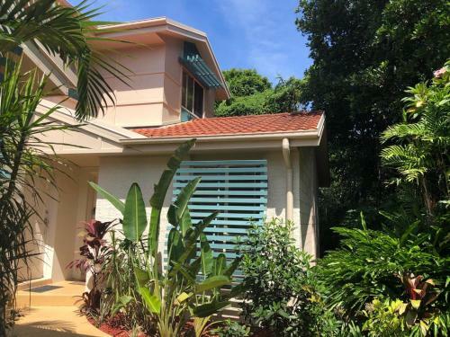 Villa Waves At Sapphire