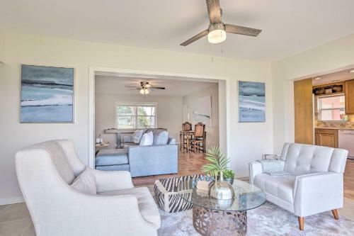 Canalfront Family Home With Boat Dock And Games!