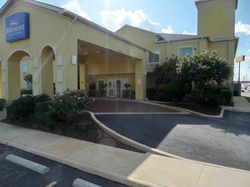 Hotel Baymont Inn & Suites