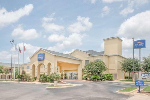 Hotel Baymont Inn & Suites