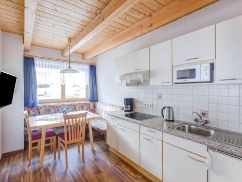Pleasant Apartment In L�ngenfeld With Ski Storage
