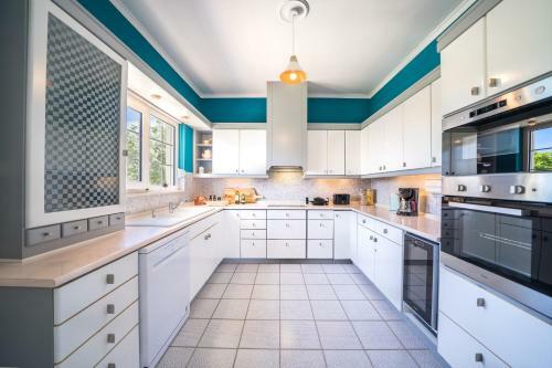 Seaview Garden Villa - Heated Pool