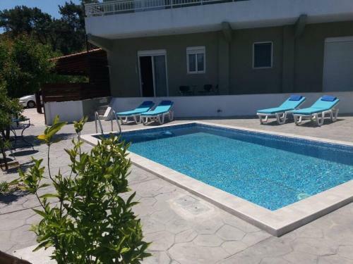 Greek Style Ground Floor Apartment & Pool