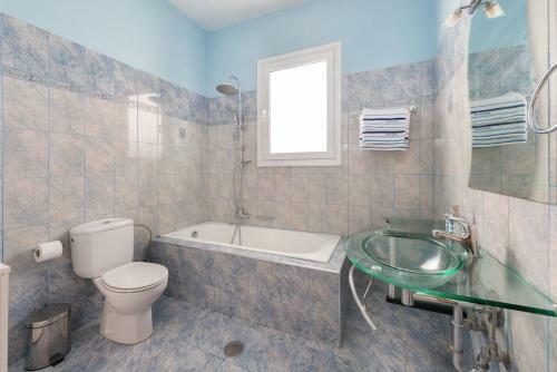 Greek Style Ground Floor Apartment & Pool