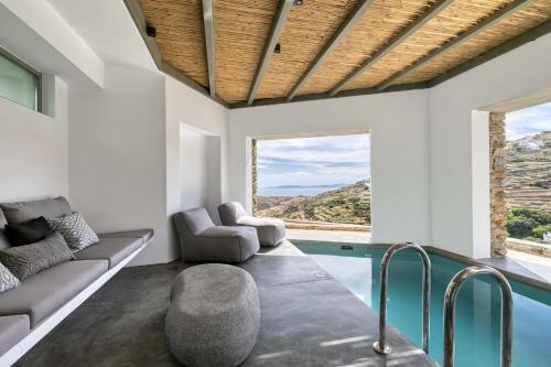 Hotel Tinos Dove Suites