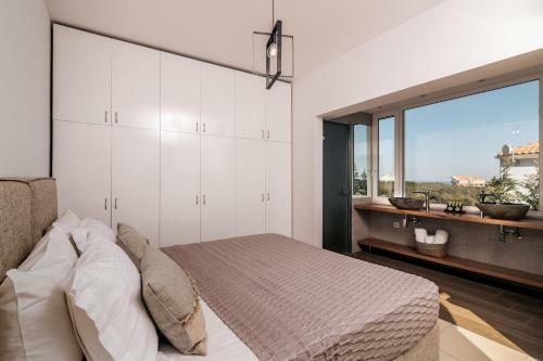 Oresteia Executive Villa, A Flamboyant Retreat