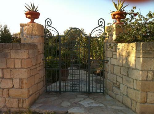 Aigina 3 Bedroom House By The Sea