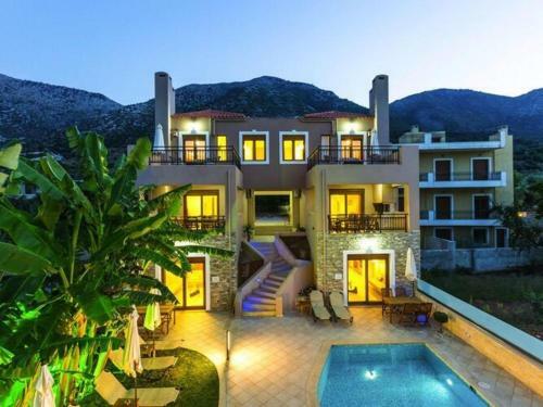 Apartment In Holiday Complex In Vlichada With Parking Space