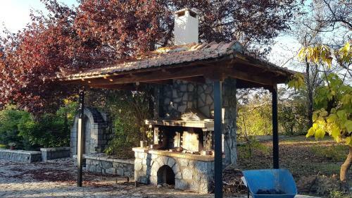 Villa Vytina With Garden And Bbq
