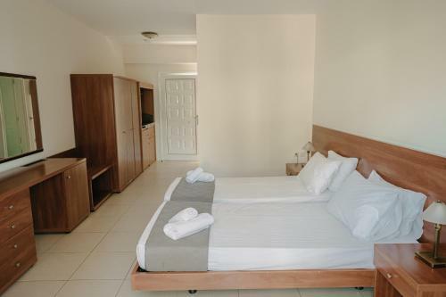 Hotel Corinthian Village
