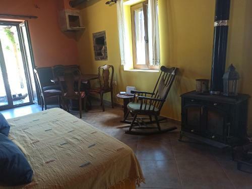 Apartamento Iris' Traditional Stone House