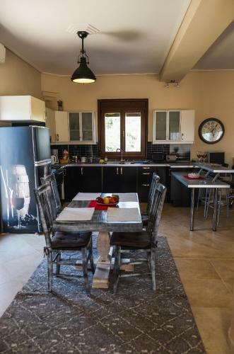 Luxury Villa Thea