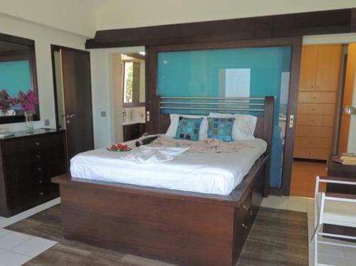 Provarma Hills Luxury Villa Gerani