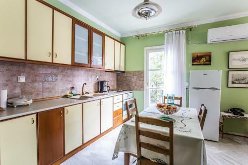 Apartment In Kalamaria