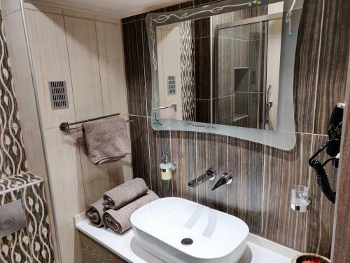 Apartamento Agias Sofias Street Luxurious Studio