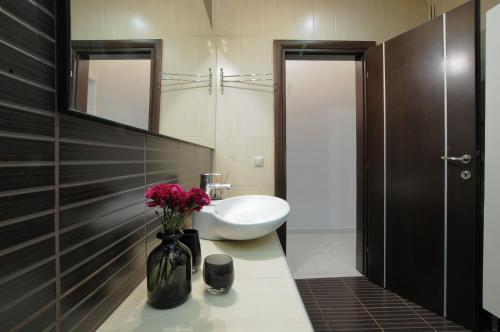 F & B Collection - Apartment For 3