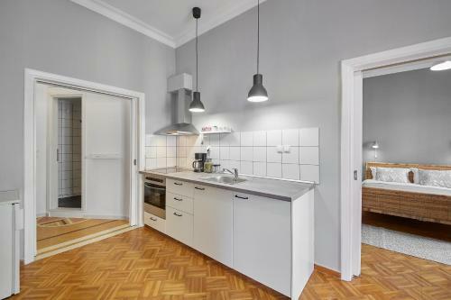 Bright Bright A Central Apartment With Balcony