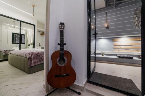 Cutest White-tower Apartment With A Private Patio