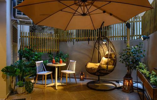 Blackhaus Apartments