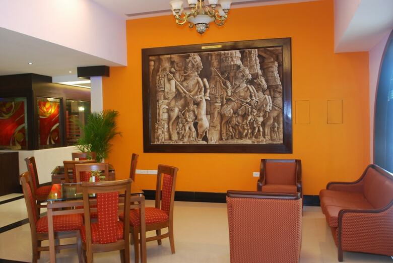 Hotel Breeze Residency