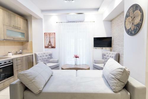 Laussani, Cozy & Quiet, 2 Bedroom Apartm.+ Balcony
