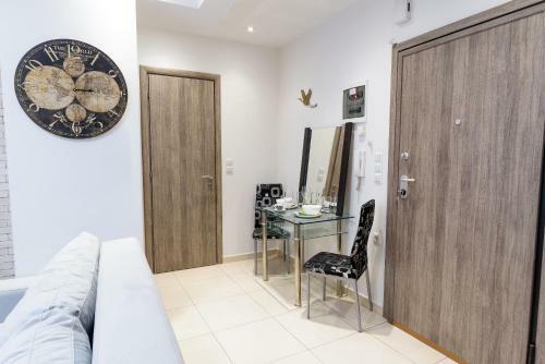 Laussani, Cozy & Quiet, 2 Bedroom Apartm.+ Balcony