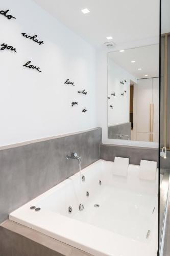Porto Sea View Apartments - Luxury Junior Suites