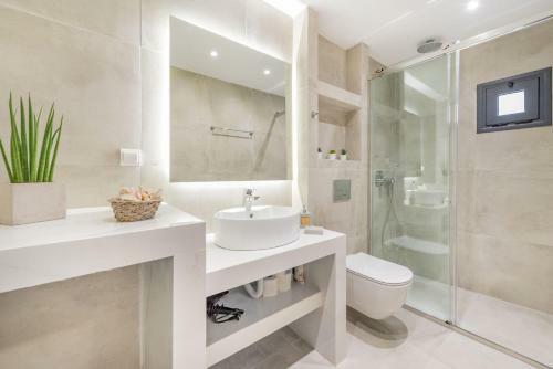Stylish & Bright Apartment In The City Centre