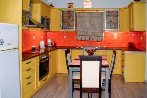 Emmanouil's Apartment!