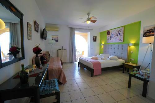 Lambros Seafront Apartments