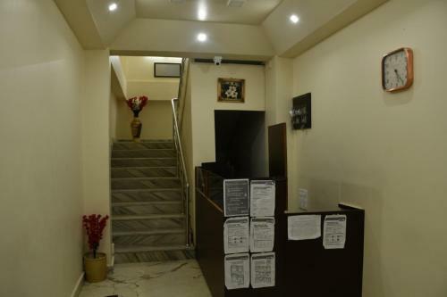 Hotel Capital O 87596 The Nest Inn