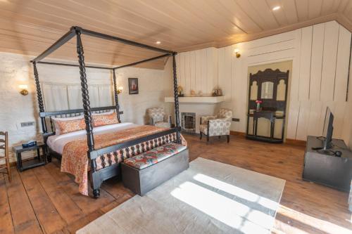 Hotel Seclude Shimla, Taraview