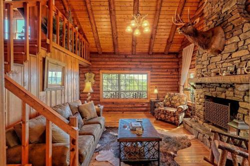 Above It All Luxury Mountain Log Cabin