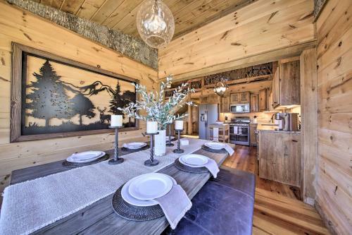 Stunning Escape With Loft, Hot Tub And Mtn Views!