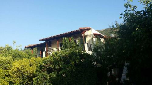 Tholeto Apartments