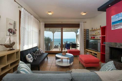 Maistro Beach House