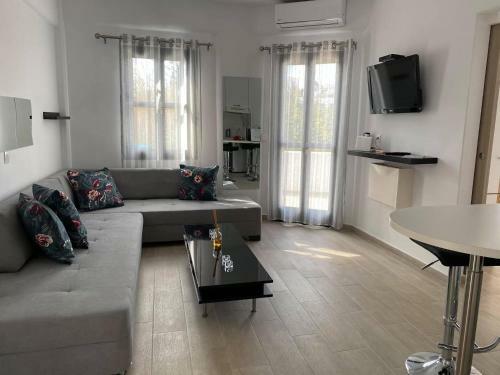 Beautiful Apartment In Platis Gialos