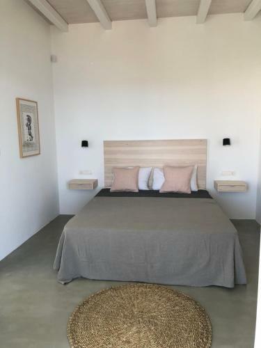 Theros Apartments