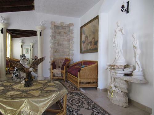 Apartamento Entire Guesthouse - 27 People