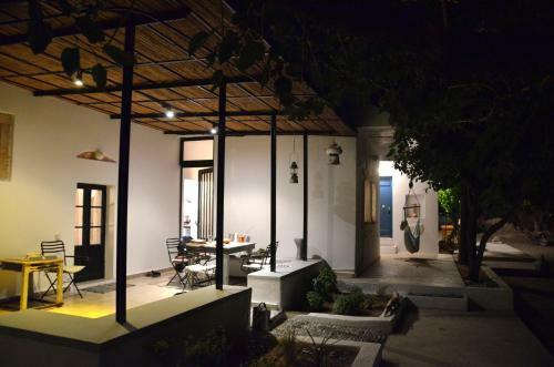 Spitaki - House With Garden By The Beach - Pefki