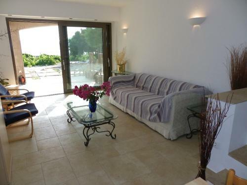 Pefkos Beachfront Villa
