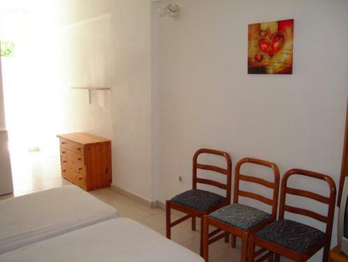 Hostal Room In Studio - Rock Garden Apartment By The Beach