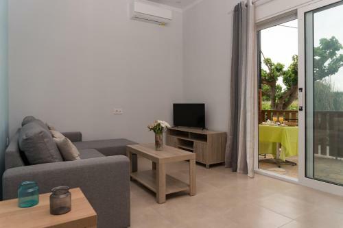 Anais Apartments In Laganas